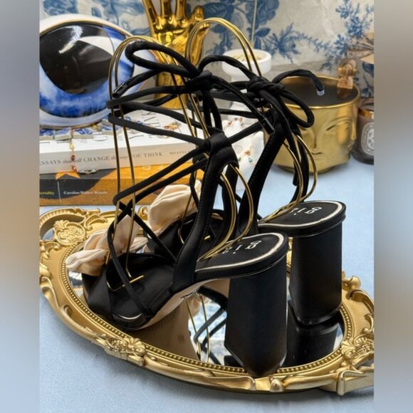 🆕 GIANNI BINI 🧿 NWOB Dakota Satin Flower Wrap Around Sandals, Black - Sz 8M - Picture 13 of 16